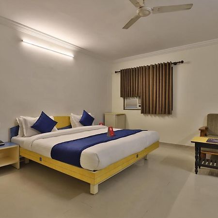 Oyo 10044 Hotel Dudawat Amhedabad Dış mekan fotoğraf