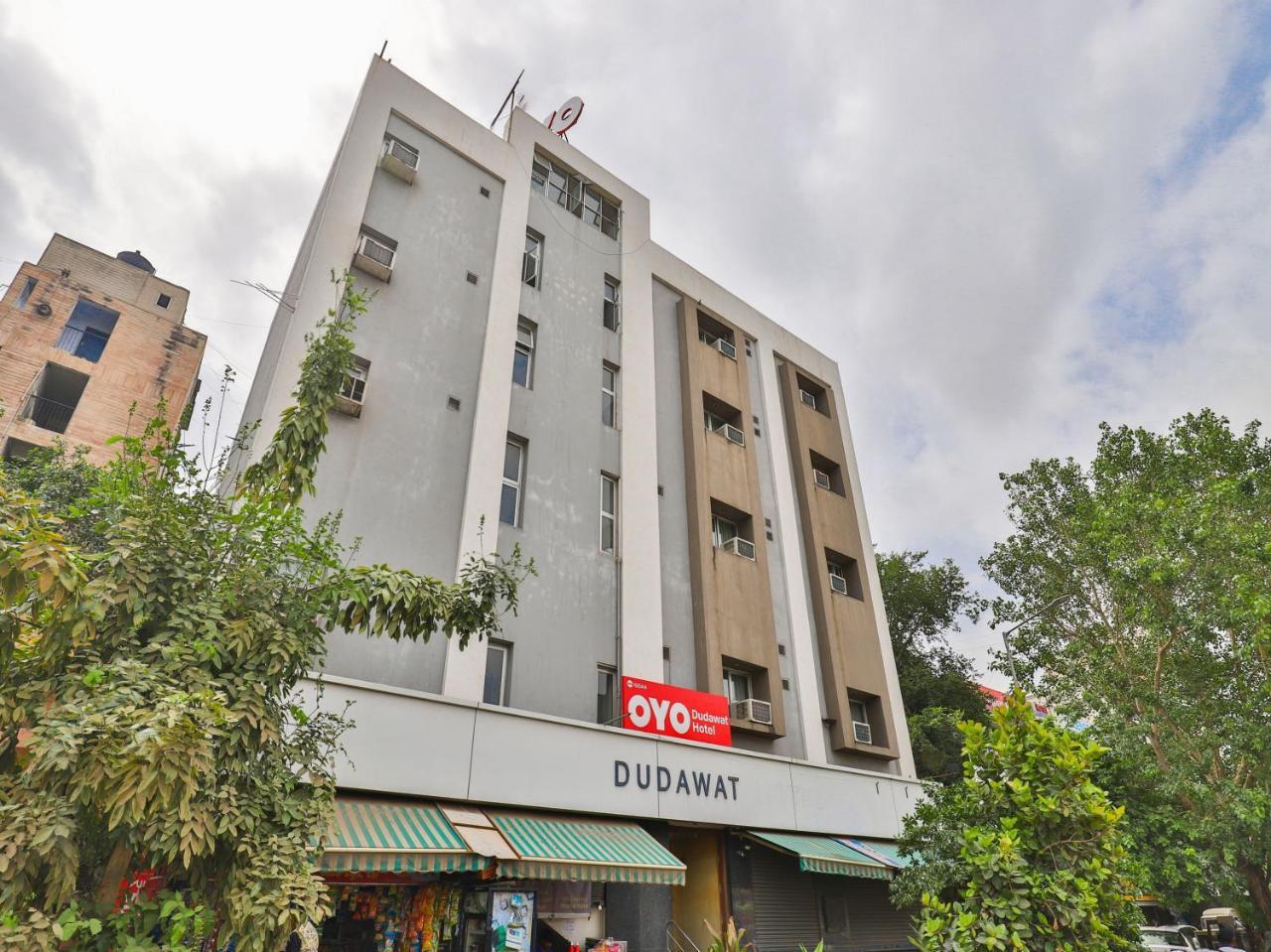 Oyo 10044 Hotel Dudawat Amhedabad Dış mekan fotoğraf