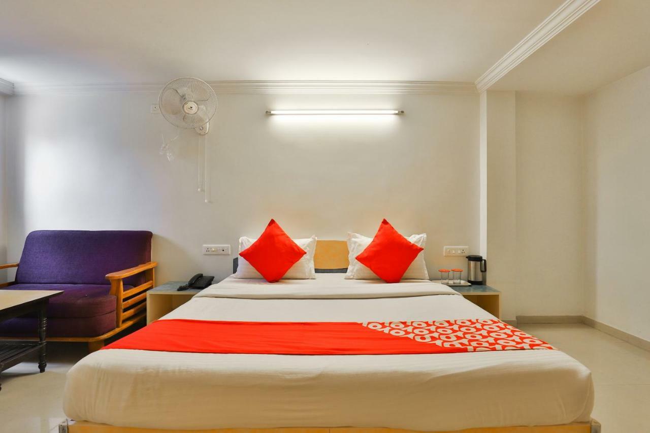 Oyo 10044 Hotel Dudawat Amhedabad Dış mekan fotoğraf
