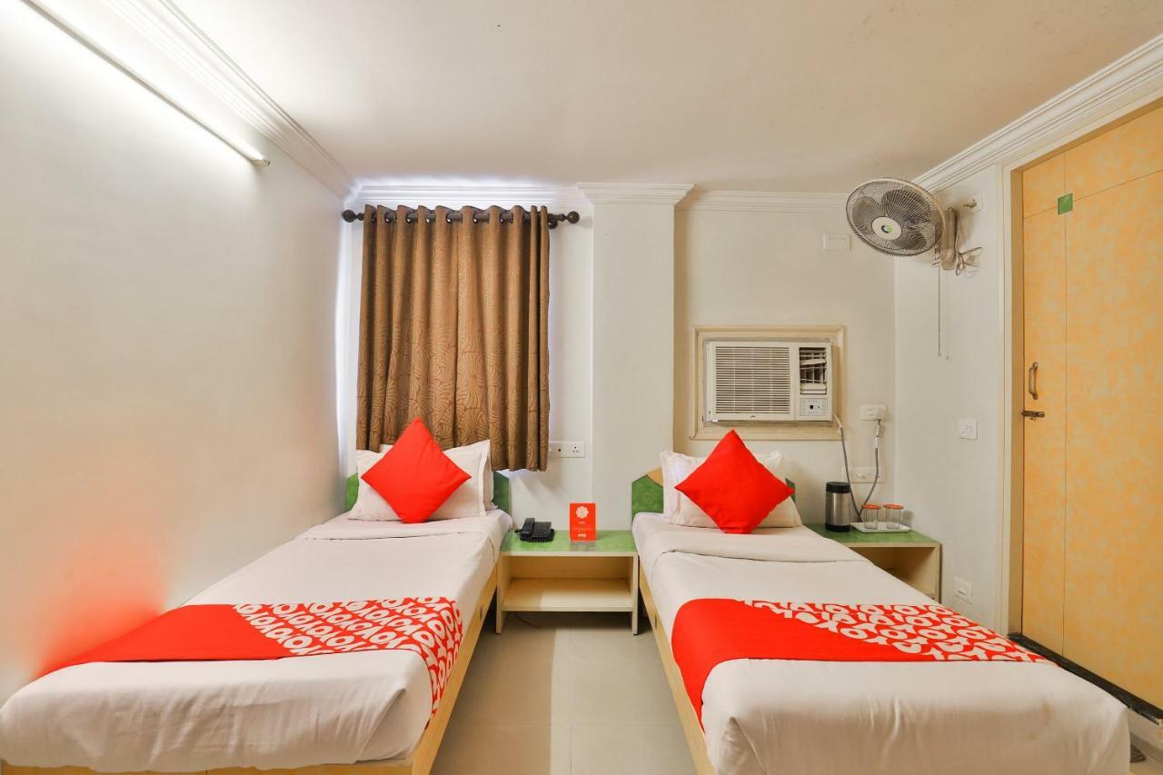 Oyo 10044 Hotel Dudawat Amhedabad Dış mekan fotoğraf