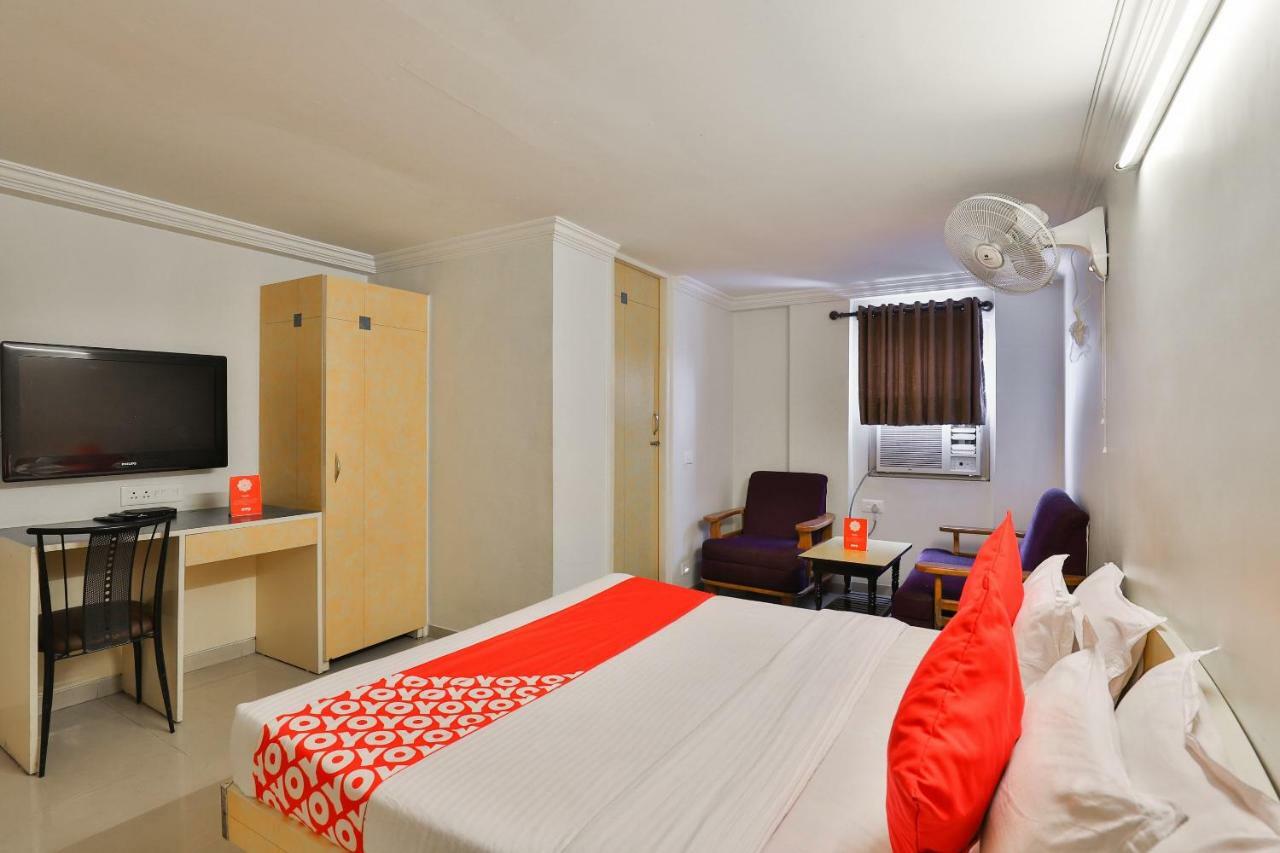 Oyo 10044 Hotel Dudawat Amhedabad Dış mekan fotoğraf