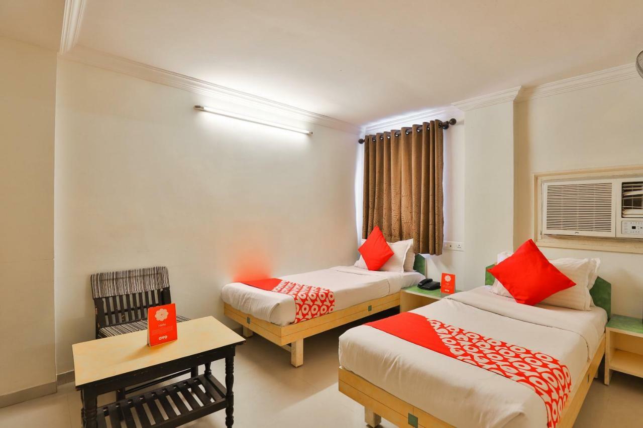 Oyo 10044 Hotel Dudawat Amhedabad Dış mekan fotoğraf