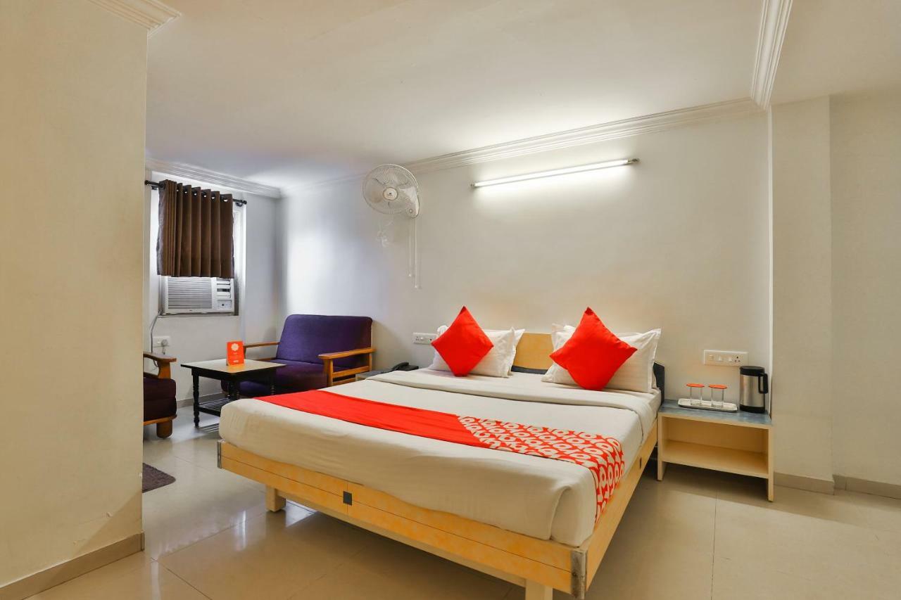 Oyo 10044 Hotel Dudawat Amhedabad Dış mekan fotoğraf